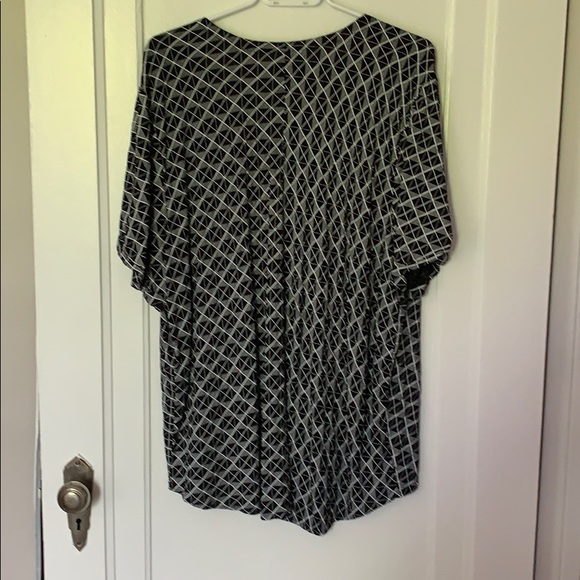 Top - Picture 2 of 6